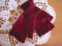 hobo (fingerless) gloves in cranberry wool sport yarn